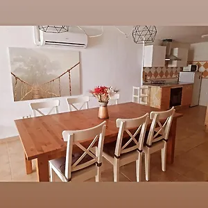 villa-apartamento-daniella.hotelsinnerja.org/